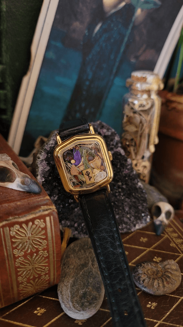 Montre talisman : Protection contre les malédictions
