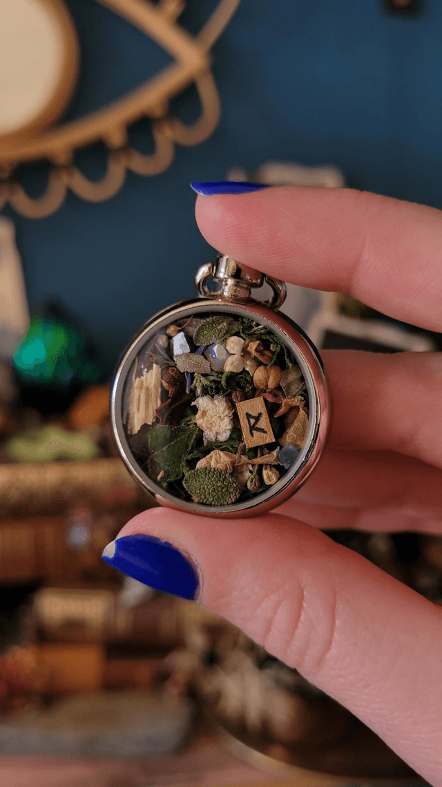 Pendentif talisman : Divination