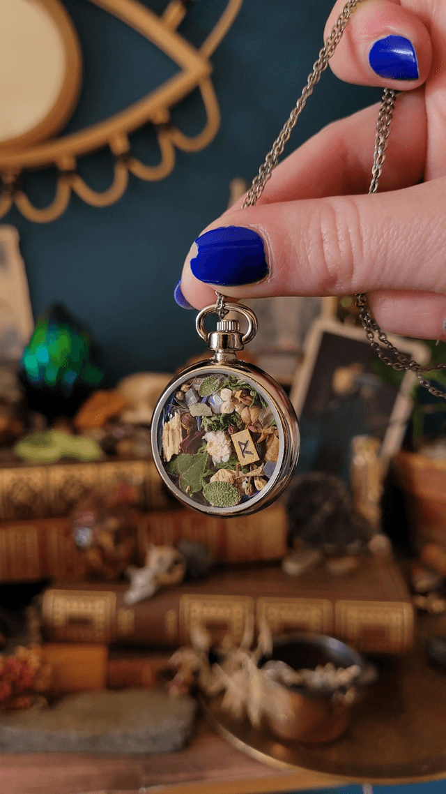 Pendentif talisman : Divination